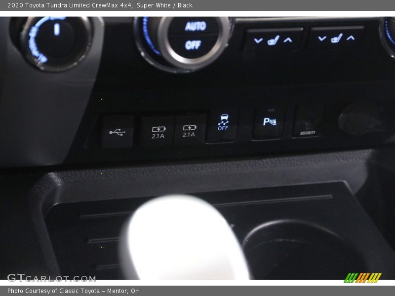 Super White / Black 2020 Toyota Tundra Limited CrewMax 4x4