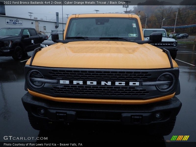 Cyber Orange Metallic Tricoat / Black Onyx 2022 Ford Bronco Badlands 4x4 2-Door