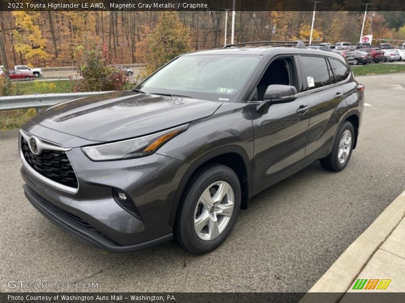 Magnetic Gray Metallic / Graphite 2022 Toyota Highlander LE AWD