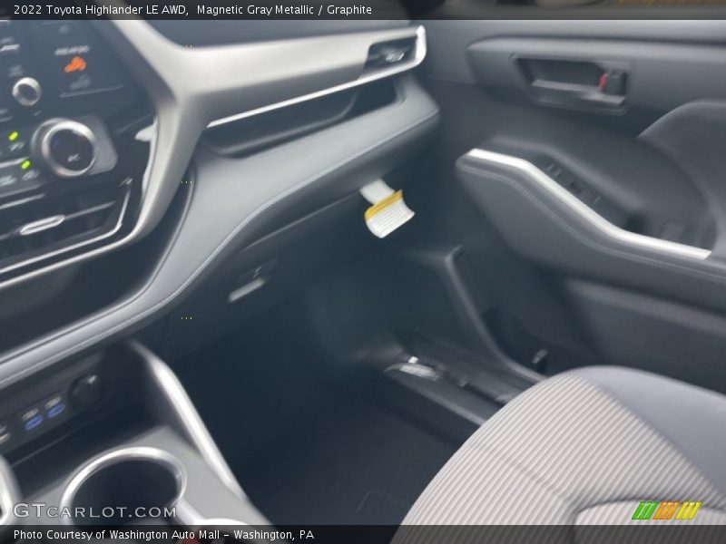 Magnetic Gray Metallic / Graphite 2022 Toyota Highlander LE AWD