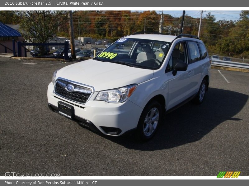 Crystal White Pearl / Gray 2016 Subaru Forester 2.5i