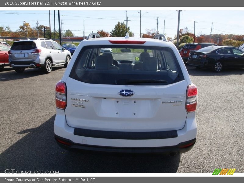 Crystal White Pearl / Gray 2016 Subaru Forester 2.5i