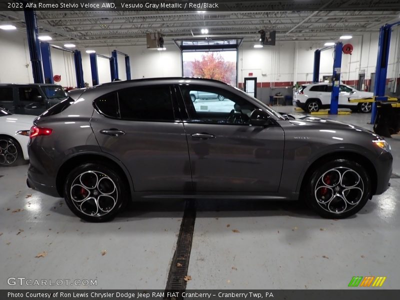 Vesuvio Gray Metallic / Red/Black 2022 Alfa Romeo Stelvio Veloce AWD