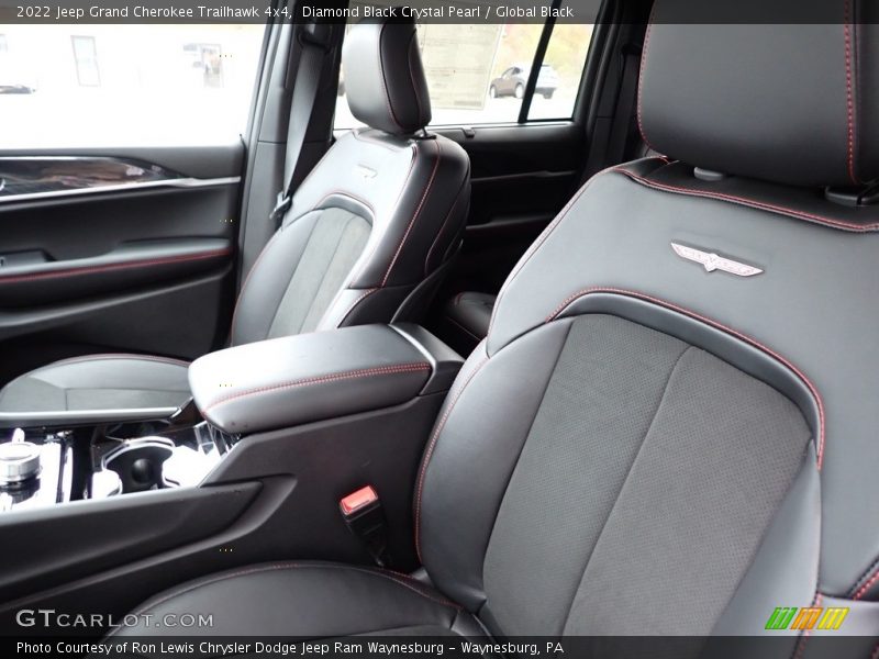 Diamond Black Crystal Pearl / Global Black 2022 Jeep Grand Cherokee Trailhawk 4x4