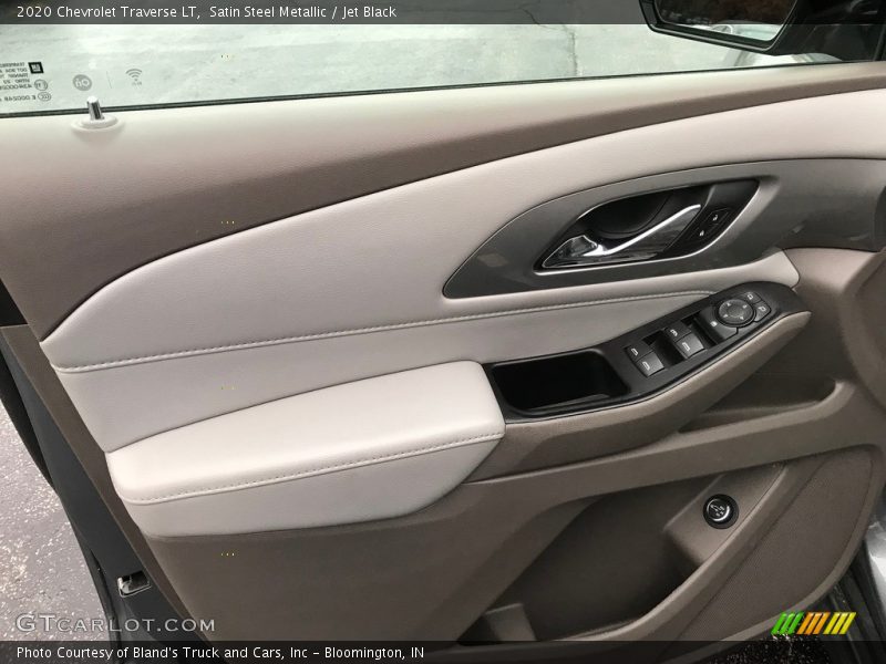 Satin Steel Metallic / Jet Black 2020 Chevrolet Traverse LT