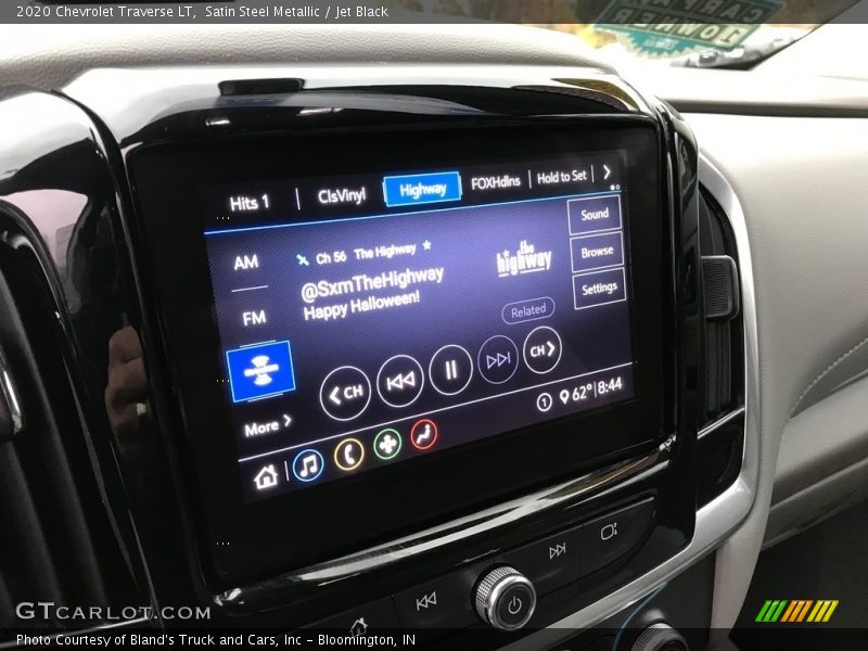 Satin Steel Metallic / Jet Black 2020 Chevrolet Traverse LT