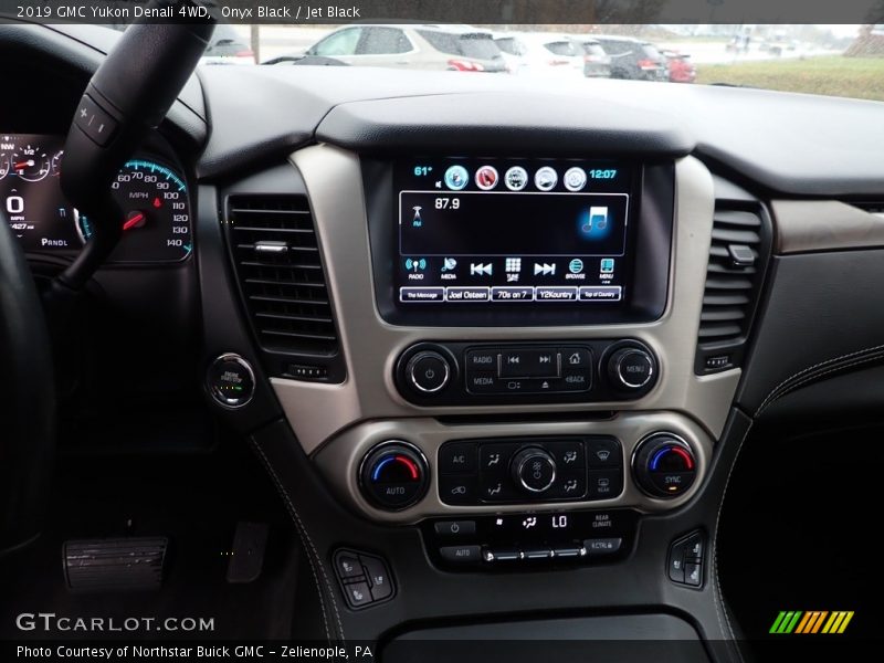 Controls of 2019 Yukon Denali 4WD