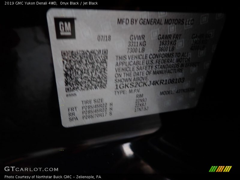 Onyx Black / Jet Black 2019 GMC Yukon Denali 4WD