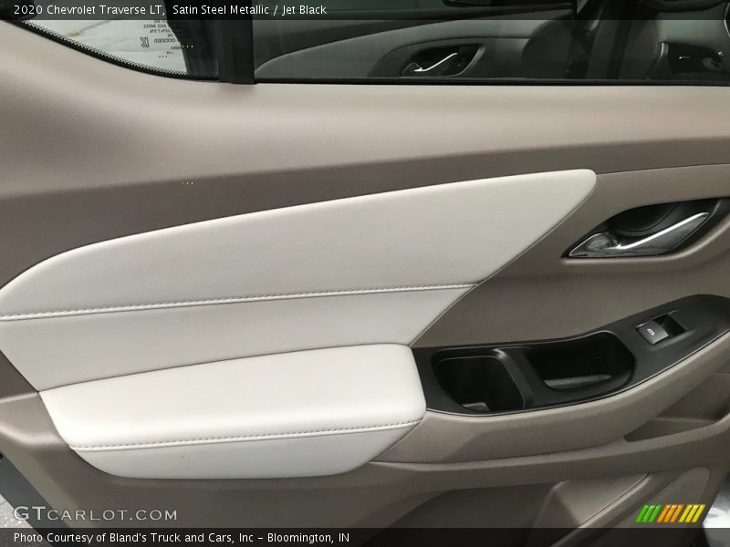 Satin Steel Metallic / Jet Black 2020 Chevrolet Traverse LT