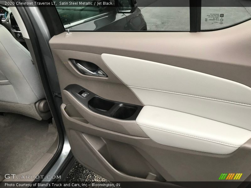 Satin Steel Metallic / Jet Black 2020 Chevrolet Traverse LT