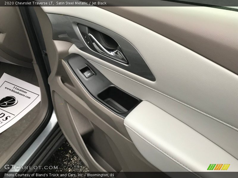 Satin Steel Metallic / Jet Black 2020 Chevrolet Traverse LT