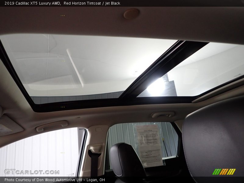 Red Horizon Tintcoat / Jet Black 2019 Cadillac XT5 Luxury AWD