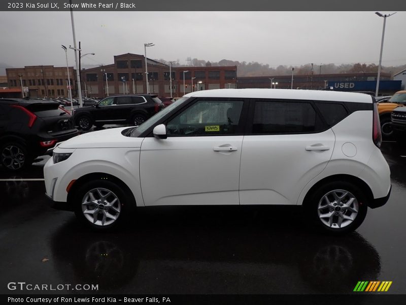 Snow White Pearl / Black 2023 Kia Soul LX