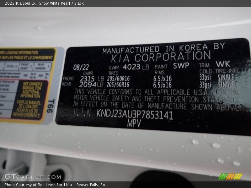 Snow White Pearl / Black 2023 Kia Soul LX
