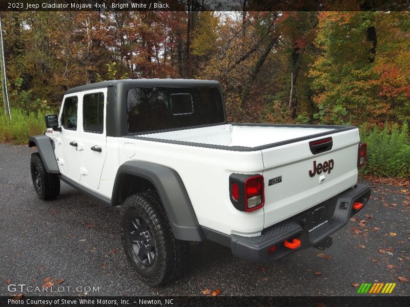 Bright White / Black 2023 Jeep Gladiator Mojave 4x4