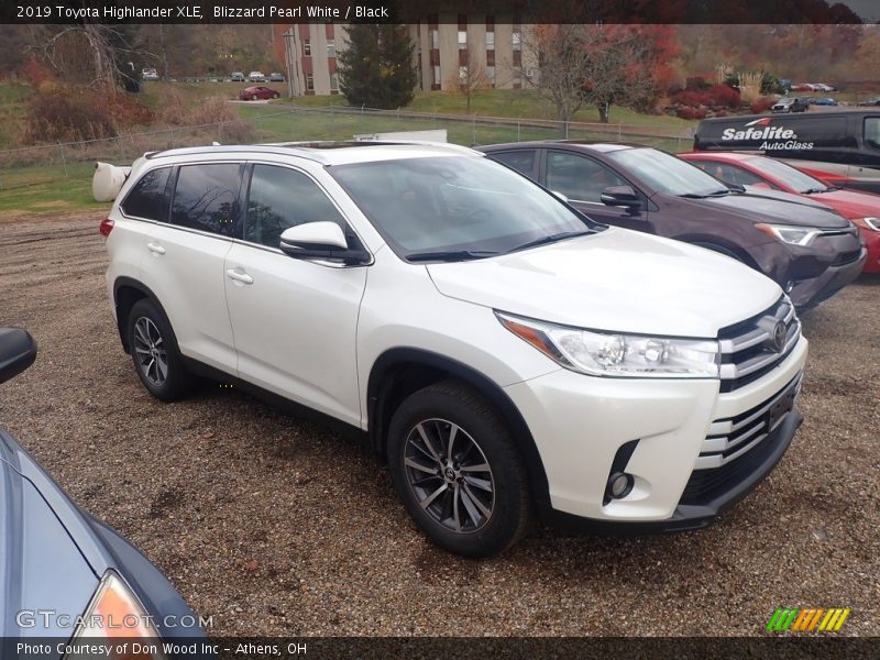 Blizzard Pearl White / Black 2019 Toyota Highlander XLE