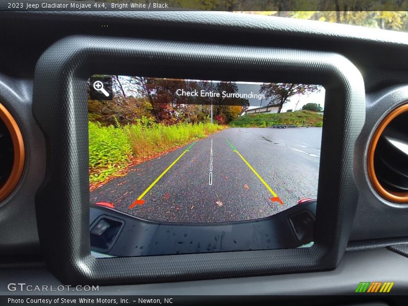 Bright White / Black 2023 Jeep Gladiator Mojave 4x4