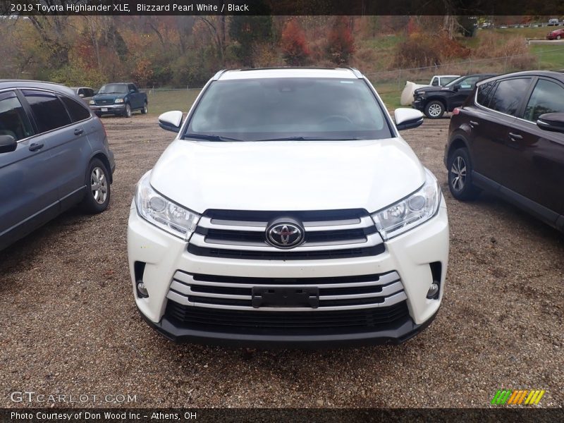 Blizzard Pearl White / Black 2019 Toyota Highlander XLE