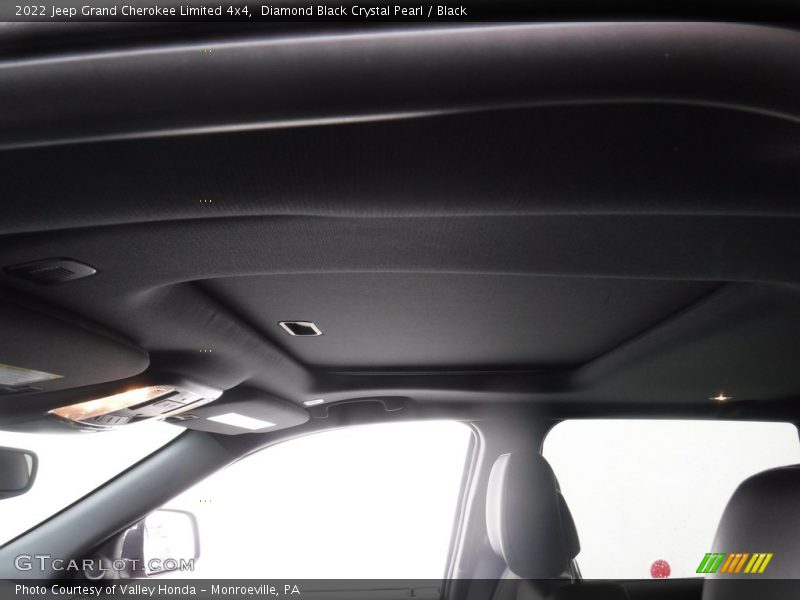 Diamond Black Crystal Pearl / Black 2022 Jeep Grand Cherokee Limited 4x4