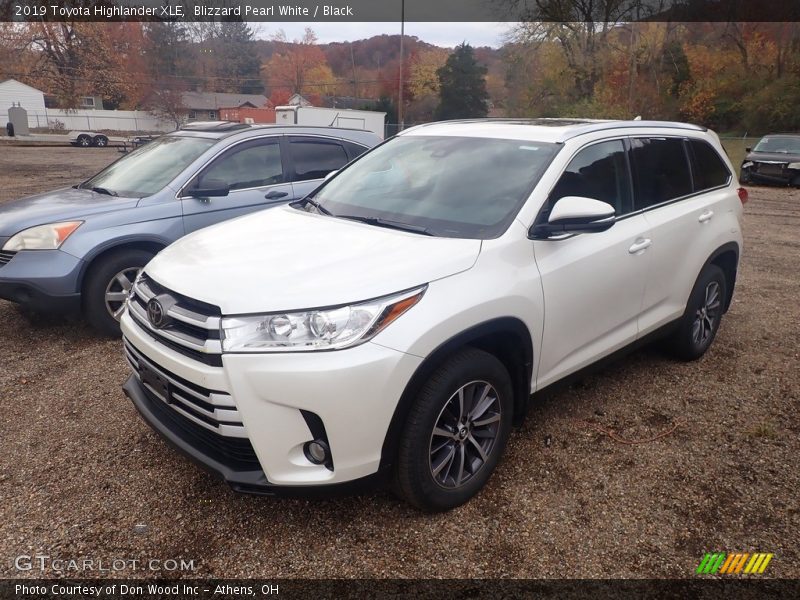 Blizzard Pearl White / Black 2019 Toyota Highlander XLE