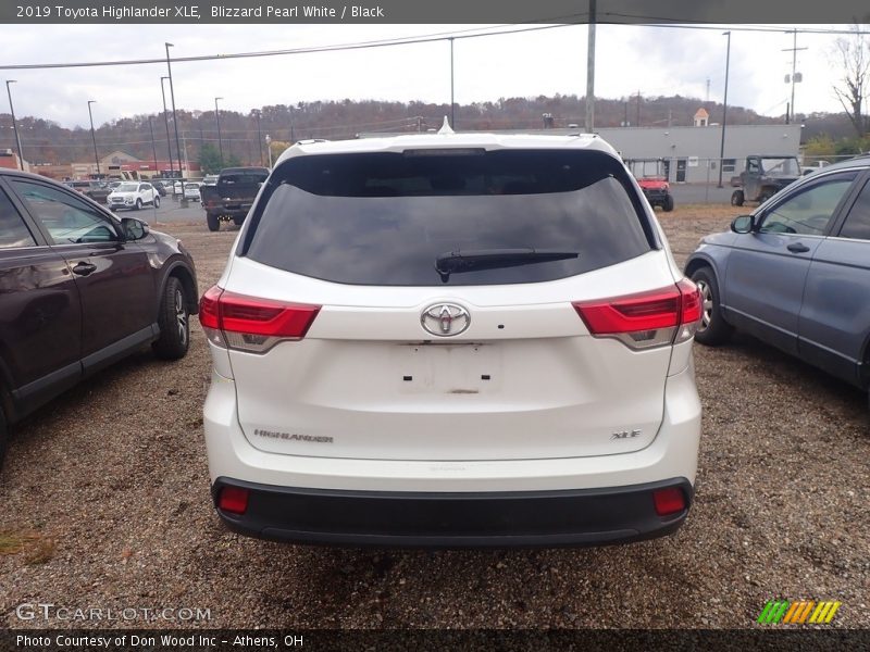 Blizzard Pearl White / Black 2019 Toyota Highlander XLE