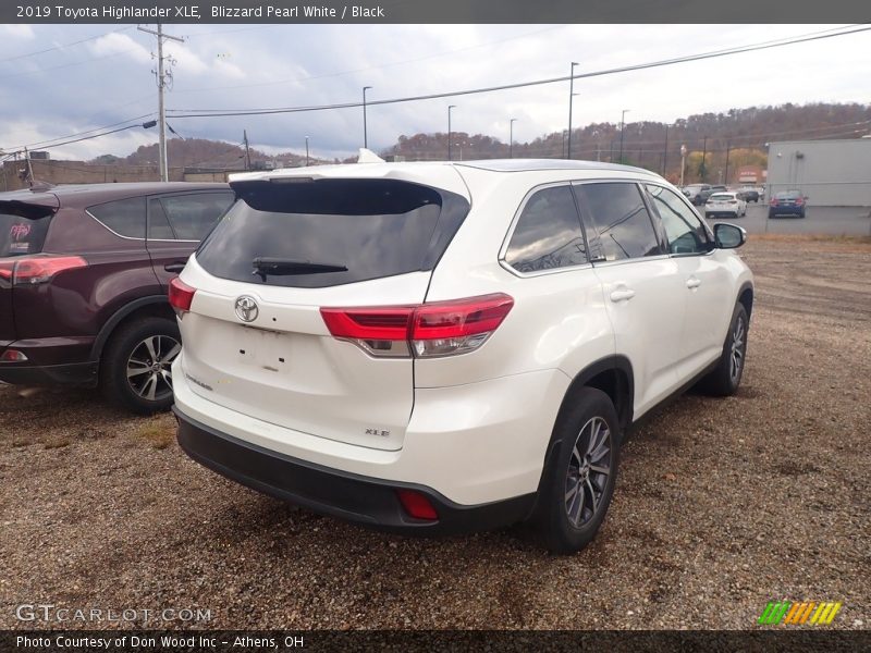 Blizzard Pearl White / Black 2019 Toyota Highlander XLE