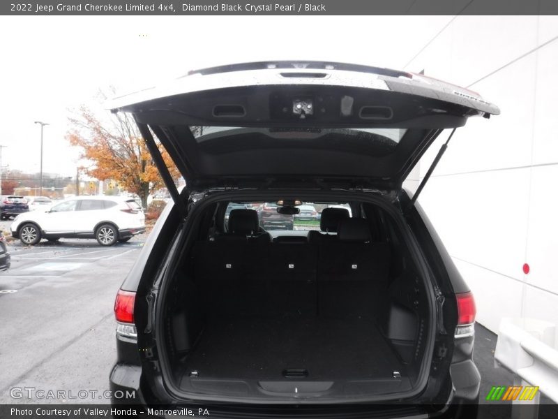Diamond Black Crystal Pearl / Black 2022 Jeep Grand Cherokee Limited 4x4
