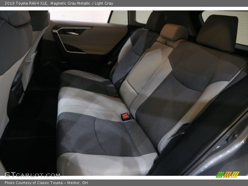 Magnetic Gray Metallic / Light Gray 2019 Toyota RAV4 XLE