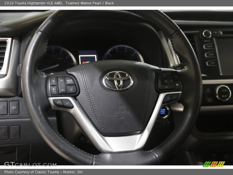 Toasted Walnut Pearl / Black 2019 Toyota Highlander XLE AWD