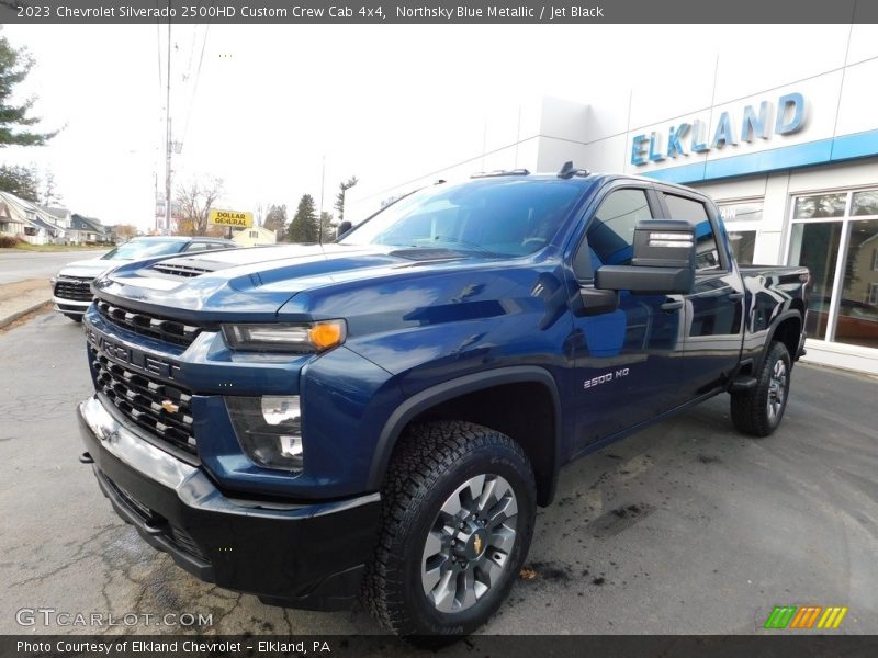 Front 3/4 View of 2023 Silverado 2500HD Custom Crew Cab 4x4