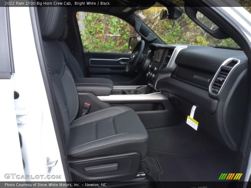Bright White / Black 2022 Ram 1500 Big Horn Crew Cab