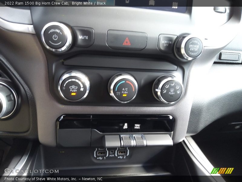 Bright White / Black 2022 Ram 1500 Big Horn Crew Cab