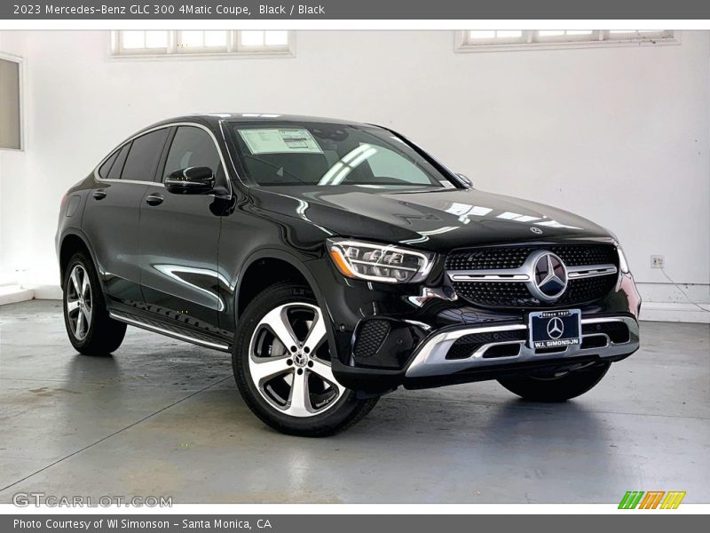 Front 3/4 View of 2023 GLC 300 4Matic Coupe