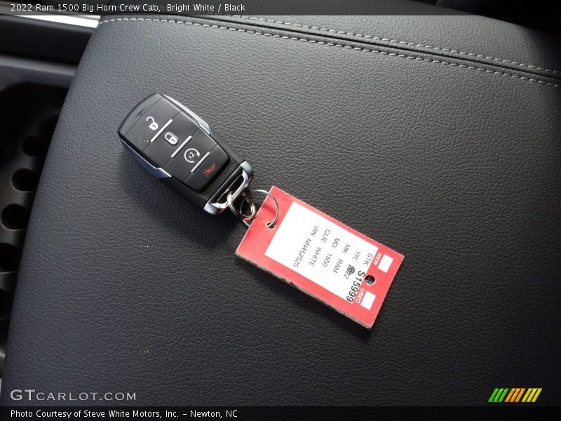 Bright White / Black 2022 Ram 1500 Big Horn Crew Cab