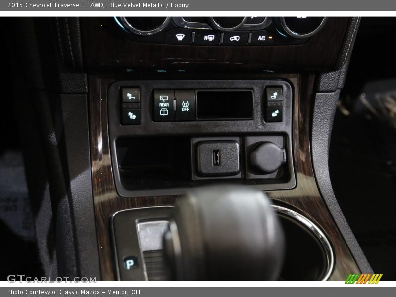 Blue Velvet Metallic / Ebony 2015 Chevrolet Traverse LT AWD
