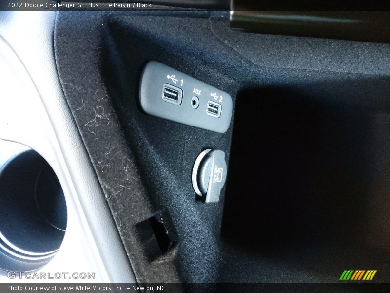 Hellraisin / Black 2022 Dodge Challenger GT Plus