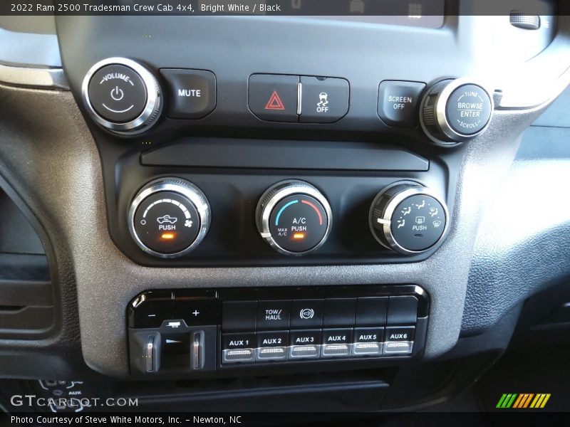 Bright White / Black 2022 Ram 2500 Tradesman Crew Cab 4x4