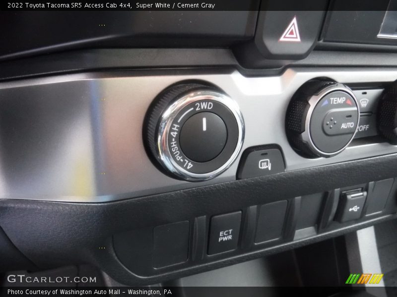 Super White / Cement Gray 2022 Toyota Tacoma SR5 Access Cab 4x4