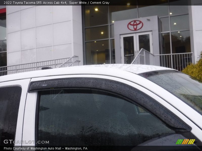 Super White / Cement Gray 2022 Toyota Tacoma SR5 Access Cab 4x4