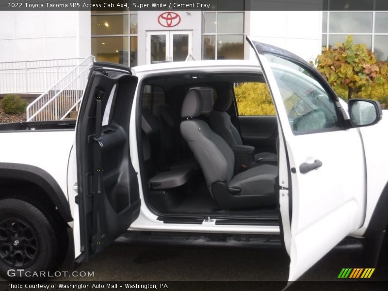 Super White / Cement Gray 2022 Toyota Tacoma SR5 Access Cab 4x4