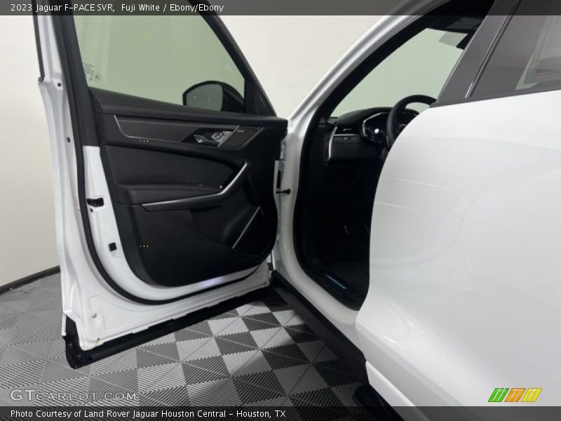 Fuji White / Ebony/Ebony 2023 Jaguar F-PACE SVR