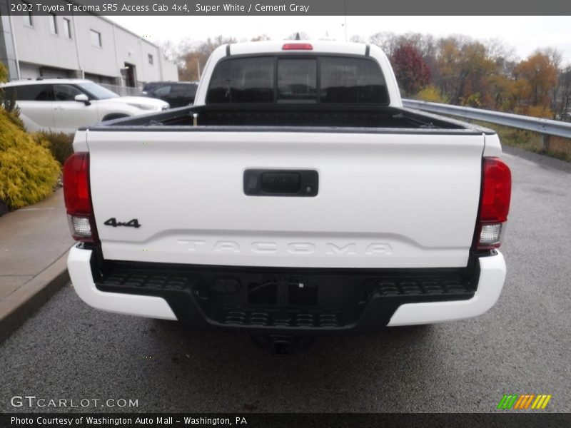 Super White / Cement Gray 2022 Toyota Tacoma SR5 Access Cab 4x4