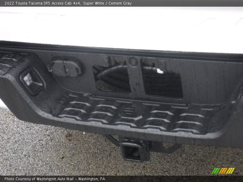 Super White / Cement Gray 2022 Toyota Tacoma SR5 Access Cab 4x4