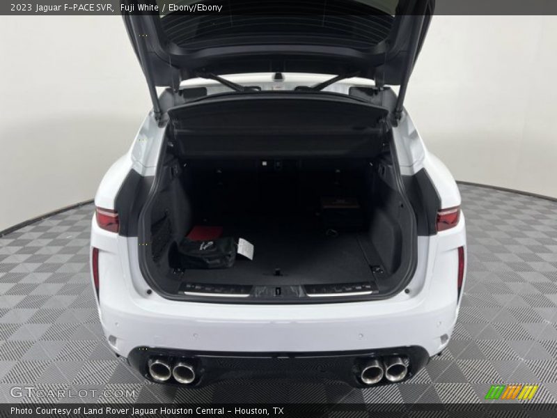 Fuji White / Ebony/Ebony 2023 Jaguar F-PACE SVR