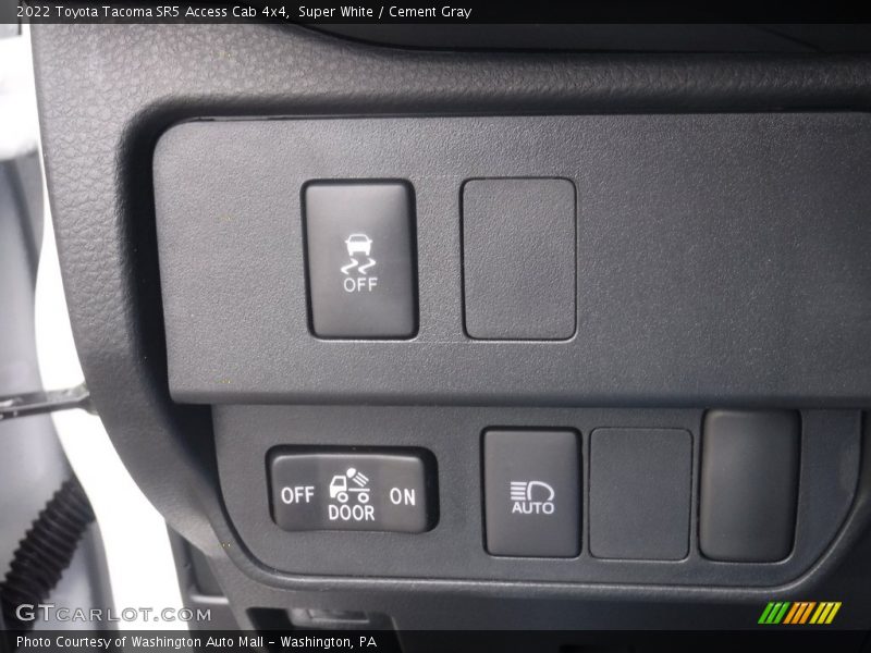Super White / Cement Gray 2022 Toyota Tacoma SR5 Access Cab 4x4