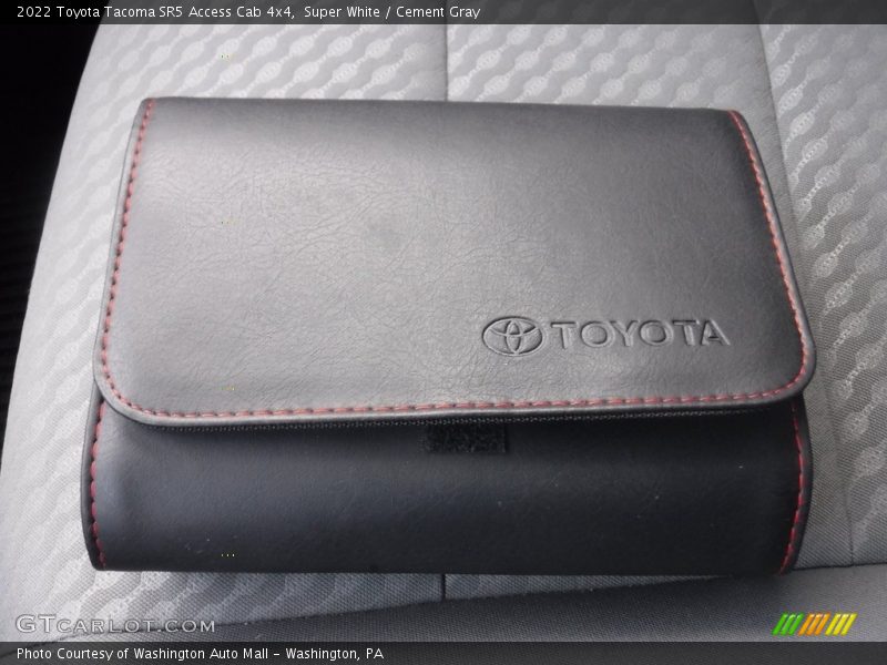 Super White / Cement Gray 2022 Toyota Tacoma SR5 Access Cab 4x4