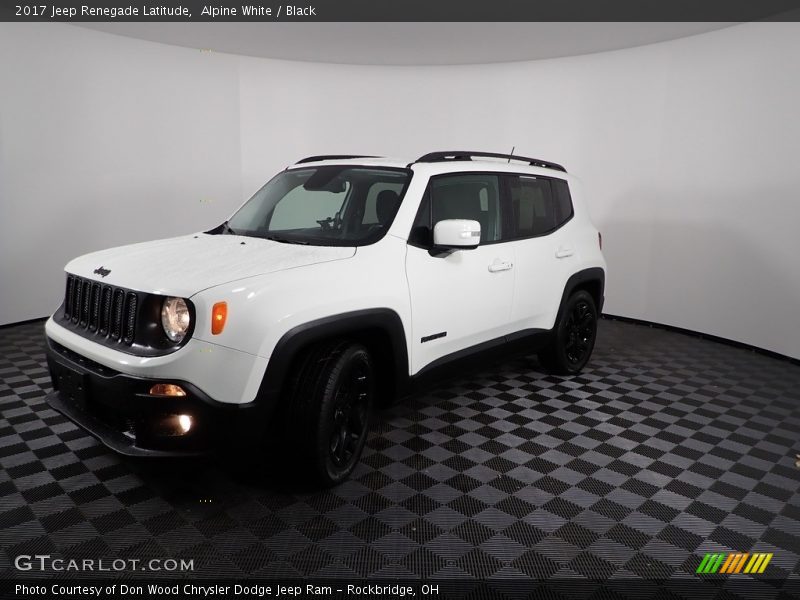 Alpine White / Black 2017 Jeep Renegade Latitude