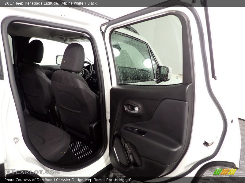 Alpine White / Black 2017 Jeep Renegade Latitude