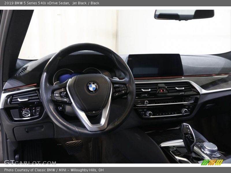 Dashboard of 2019 5 Series 540i xDrive Sedan