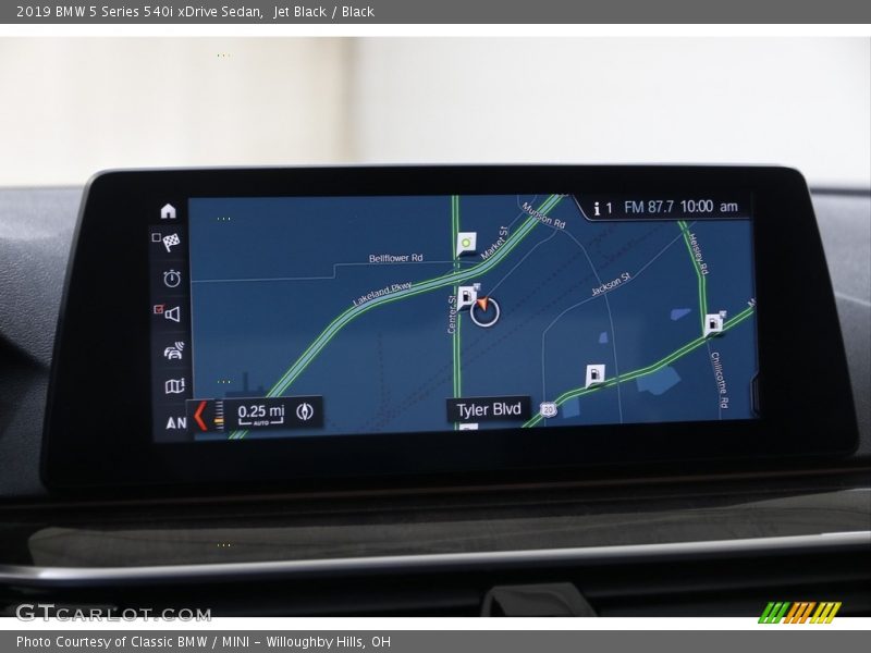 Jet Black / Black 2019 BMW 5 Series 540i xDrive Sedan